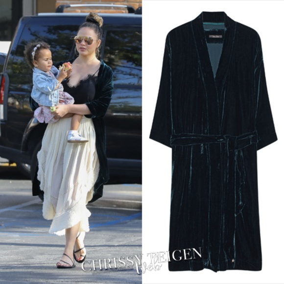 VIBEKE SCOTT Anita Silk Velvet Kimono | Coal - Picture 3 of 3